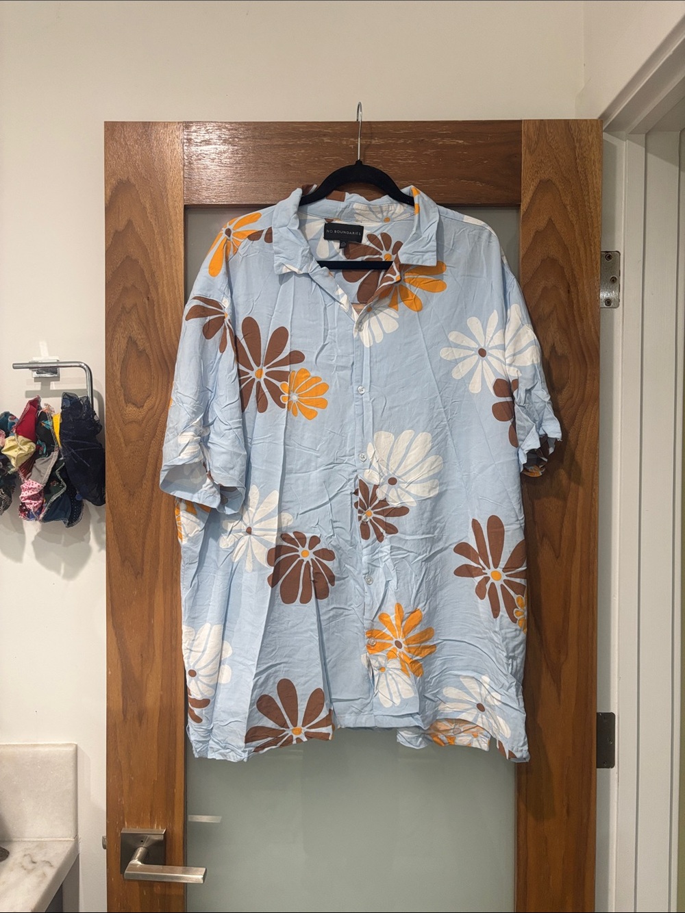 No Boundaries Light Blue Floral Short-Sleeve Button-Up Shirt